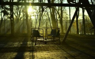 Rêver de balançoire dans un parc