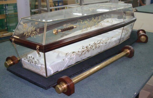 Que signifie rêver de cercueil de verre ?