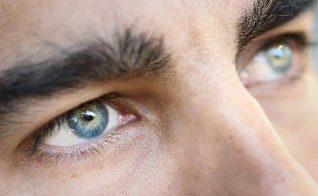 Que signifie rêver d'yeux bleus ?